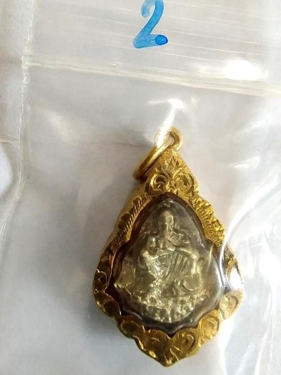 180.- หลวงพ่อคูณ เลี่ยมทองไมครอน องค์ที่ 2