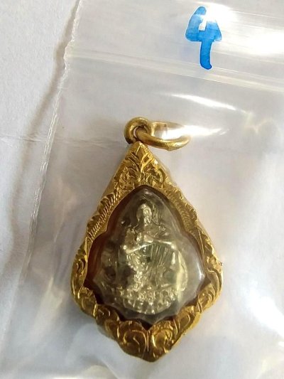 180.- หลวงพ่อคูณ เลี่ยมทองไมครอน องค์ที่ 4