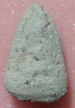 พระกรุคลองกระเทียม พิมพ์นางพญา จ.สุพรรณบุรี ข้างในอุดกริ่งไว้ เขย่ามีเสียง  องค์นี้เขย่าแล้วมีเสียง  สภาพผิวเดิม