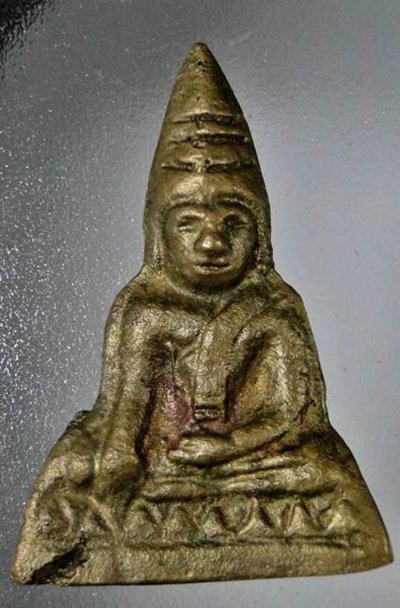 1200.- พระหล่อหลวงพ่อโตรุ่นกรุแตก วัดบางพลีใหญ่ใน จ.สมุทรปราการ องค์ที่ 4 พร้อมตลับ