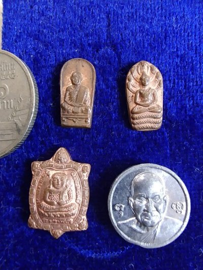 150.-เหมาๆรวมพระชุดเล็ก 4องค์ มีพระหลวงพ่อเปิ่น,เต่าหลวงปู่หลิว,หลวงพ่อคูณ,หลวงปู่ม่น