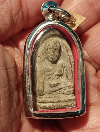 พระหลวงพ่อทวดนวลรุ่นแรกพิมพ์กลางปี 2507 เนื้อว่านวัดตุยงจังหวัดปัตตานี มาพร้อมบัตรรับรองพระ+++DDพระ  a125