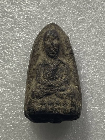 วัดใจ 120 บ หลวงปู่ทวด เนื้อว่าน เก่าไม่ทราบที่ครับ