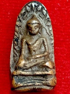 พระรอดมหาวัน  จ.ลำพูน  ในกรอบเลี่ยมสวย