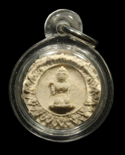 นางกวักหลวงปู่ทิม พิมพ์จันทร์ลอย ปี 2515 เนื้อผง วัดหนองกาน้ำ จ.ระยอง หายากมาก ตัวจริง ทันแท้ ดูง่าย ครับ น่าแขวนมากๆครับ + บัตรรับรอง DD-PRA  a122