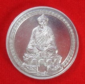 (เคาะเดียวแดง) เหรียญไต้ฮงกง พิมพ์ 2 หน้า วัดหัวลำโพง จ.กรุงเทพฯ ปี 2537 เนื้อกะไหล่เงิน ขนาด 3 ซม. สวยครับ
