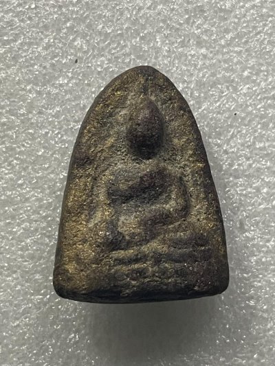 วัดใจ 120 บ พระรอดเกศา ครูบาบุญชุ่ม (หลังเจดีย์)พิมพ์ใหญ่  ยุคต้น