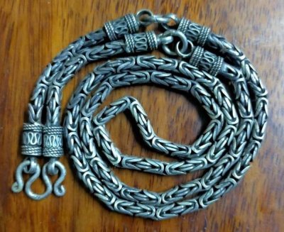 4000.-สร้อยเงิน มือสอง 3ห่วง หนักประมาณ 77.3 กรัม หนัก5บาทกว่า ยาวประมาณ25นิ้ว