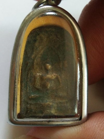 200.-พระหล่อเนื้อทองเหลือง พร้อมตลับ