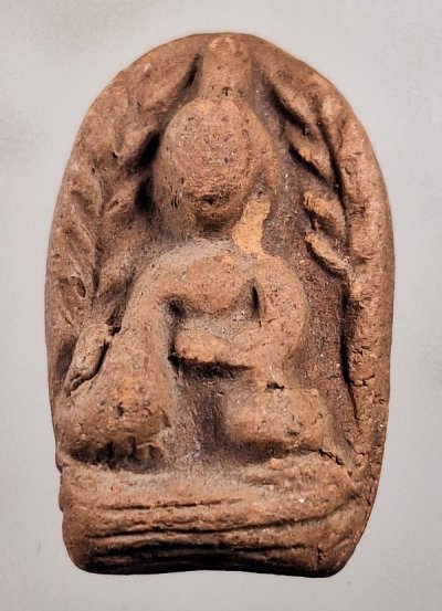 เคาะเดียว....พระรอดหลวงพ่อกวย พิมพ์มือโต เนื้อดิน ปี 2500 - ปี 2522 วัดโฆสิตาราม จ.ชัยนาท