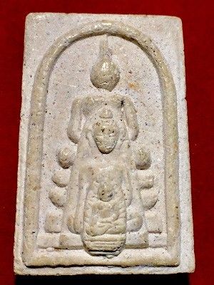 พระเบญจภาคีเนื้อผงพุทธซ้อนพิมพ์ใหญ่  ไม่ทราบที่