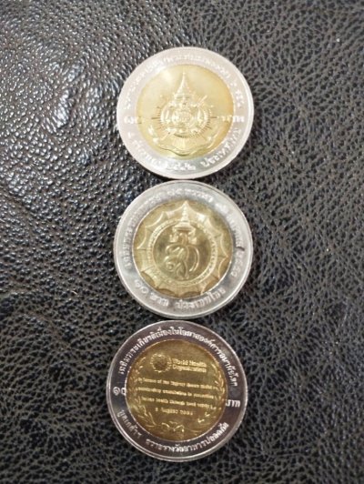 120.-เหรียญ 10บาท สองสี ร.9 1เหรียญ พระพันปีร.9 2เหรียญ รวม3เหรียญ สภาพ unc ไม่ได้ใช้