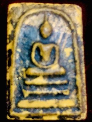 พระสมเด็จพิมพ์ใหญ่องค์เก่าเคลือบรักหลังยันต์  ไม่ทราบที่