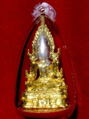 พระพุทธชินราชจำลอง วัดพระศรีมหาธาตุฯ จ.พิษณุโลก  เลี่ยมกรอบพลาสติกตั้งแขวน