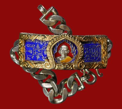 เลสหลวงพ่อรวย รุ่น รวยทันใจ เนื้อเงิน หนัก 4 บาท ปี 2558 พร้อมเลี่ยมกรอบเงินชุบทอง วัดตะโก