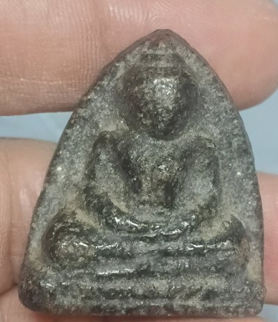 หลวงพ่อกรุบางกะทิงลงรักดำ