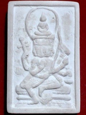 พระเนื้อผงจักรพรรดิ์พุทธเหนือพรหมหลวงปู่ดู่  หลวงตาม้า วัดถ้ำเมืองนะ อ.เชียงดาว จ.เชียงใหม่