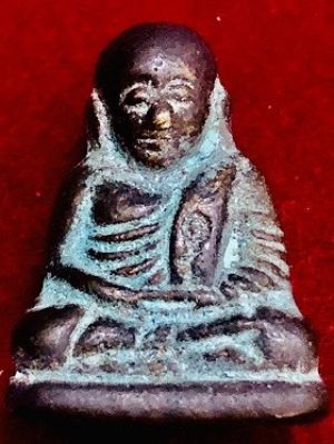 รูปหล่อหลวงพ่อเงิน บางคลาน  ปืนแตก ๒๕๒๘