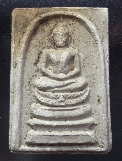 (เคาะเดียวแดง) พระผงหลวงพ่อกึ๋น วัดดอนยานนาวา จ.กรุงเทพฯ ปี 2479 พระดี ผงดี พุทธคุณสูง สวยครับ