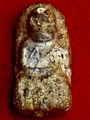 หลวงพ่อทวด พิมพ์พระรอดเนื้อว่านสบู่เลือด  ปี 2497