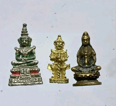 ชุดเหมารูปหล่อคละสาย