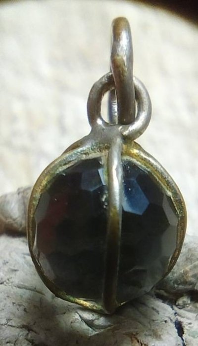 ลูกแก้วสารพัดนึกหลวงพ่อฤาษีลิงดำ