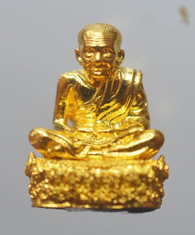 ลอยองค์หลวงปู่ทวด รุ่น ปาฏิหาริย์นิรันตราย กฐิน ๖๖ พุทธาภิเษก ณ พุทธอุทยานหลวงปูทวด พระนครศรีอยุธยา เนื้อบอร์อนชุบทอง แผ่นเงิน โค๊ด เลข 1135