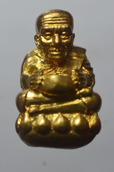 หลวงปู่ทวด พิมพ์อุ้มบาตร พระอาจารย์แดง วัดไร่บางตาวา จ.ปัตตานี รุ่นเพชรลังกาสุกะ 2567 เนื้อปลอกลูกปืน (ก้นจาร อุดกริ่ง) เลขสวย 171