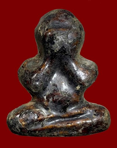 พระปิดตา สายวัดสะพานสูง เนื้อผงจุ่มรักเก่า ไม่ทราบปี สวยเดิม