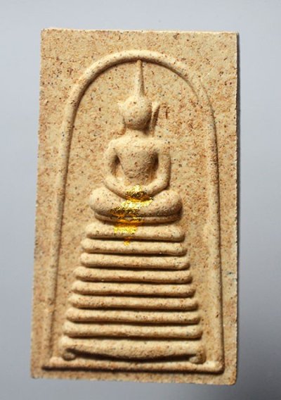 พระสมเด็จพุทธานุภาพ ญสส. 100 ปี พิมพ์พระสมเด็จ 9 ชั้น เนื้อขาวพุทธคุณ หลังฝังเม็ดกระดุมยันต์นะ วัดบวรนิเวศวิหาร ปี2556 พร้อมกล่องสแตนเลส