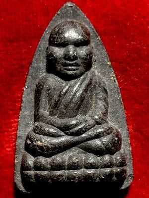 หลวงพ่อทวดเตารีดเนื้อว่านพิมพ์เล็กหลังเรียบ