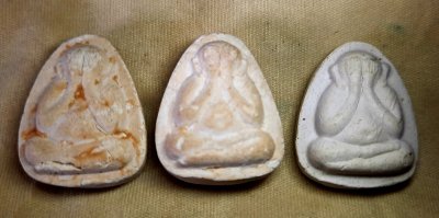 พระปิดตาพิมพ์เล็กหลวงปู่โต๊ะ วัดประดู่ฉิมพลี หลังยันต์นะ รุ่น 108 ปี 5 มี.ค. 2538