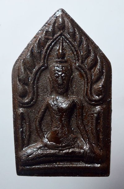 พระผงว่านขุนแผนมหาเศรษฐี เนื้อดำ ตอกโค๊ด รุ่น อายุยืน ( รุ่นแรก ) ครูบาอินตา ครบ 7 รอบ วัดกู่คำ ลำปาง ปลุกเสก 15 เมษา ปี 2556 วันพญาวัน พิมพ์ใหญ่