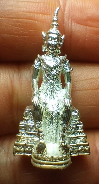 พระองค์พระปฐมเนื้อเงิน