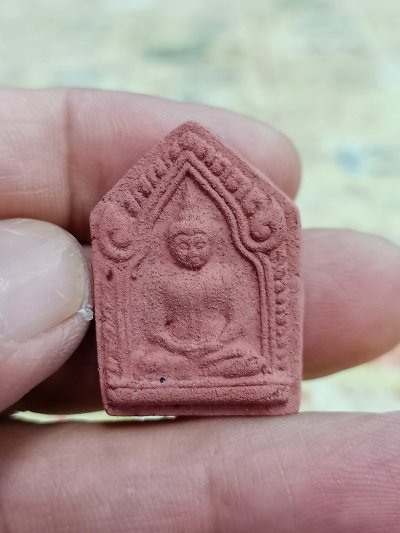 1-1511 วัดใจ 50 พระขุนแผนรุ่นเมตตา รุ่น 4 แร่ วัดกลางดาวคนอง ธนบุรี กรุงเทพ กล่องเดิม***แร่บางไผ่ เหล็กน้ำพี้ เกาะล้าน เพชรหน้าทั่ง
