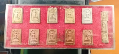 159......วัดใจ.........พระสมเด้จ วัดนก รุ่นสร้างอุโบสถ คณาจารย์ 108 ปี 2538 ชุด 13 องค์ (หลวงพ่อเปิ่น ร่วมปลุกเสก)