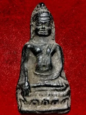 พระร่วงนั่ง(หูยาน) พิมพืใหญ่ สูง2นิ้ว  ไม่ทราบที่
