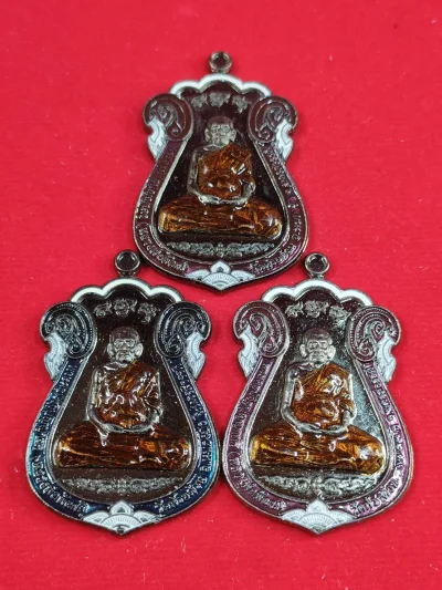 เหรียญมหามงคล 168 รุ่น 2 หลวงพ่อเพัฒน์ ปี2564 เนื้อทองแดงรมดำ ลงยา จำนวน 3 เหรียญ กล่องเดิม