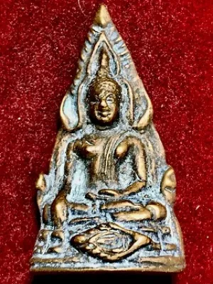 องค์หล่อพระพุทธชินราชฐานติดอกเลา