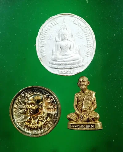 179........................  วัดใจ  .............. พระชุดหลวงพ่อแพ  3  องค์ สวยเดิม  กล่องเดิมๆ