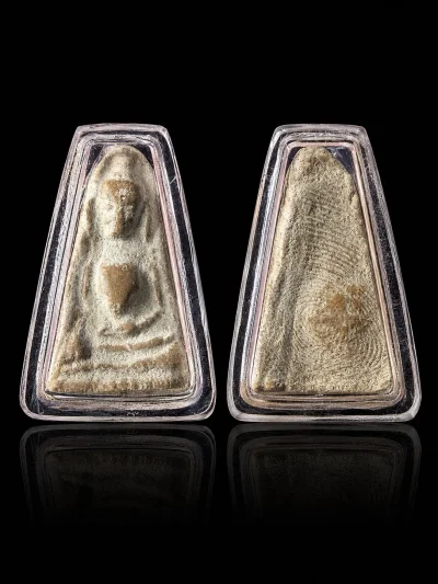 200.- พระผงสุพรรณ เนื้อดิน พร้อมเลี่ยม