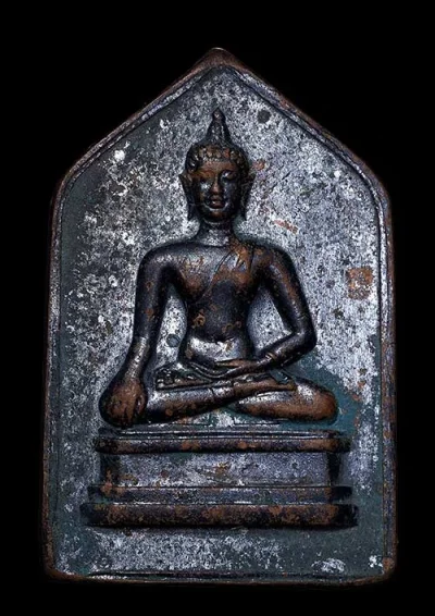 เหรียญ ห้าเหลี่ยม พระเชียงแสนสิงห์หนึ่ง จอมพล ป.พิบูลสงคราม ปี 2494 เจ้าคุณศรี(สนธิ์) วัดสุทัศนเทพวราราม เป็นเจ้าพิธีและปลุกเสก หลวงพ่อจาด หลวงพ่อจง หลวงปู่เผือก หลวงพ่อเงิน หลวงปู่โต๊ะ ปลุกเสก