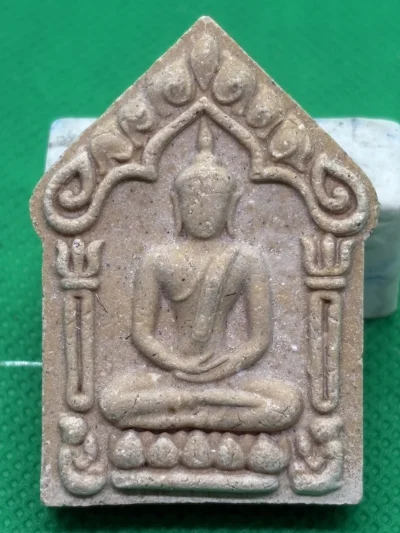 ขุนแผนพรายกุมาร ก๊งเตื่อง เตชปญโญ หลังมวลสาร ตะกรุดเงินคู่ แพะเขาควายเผือก หนุมาน ปรกมะขาม พระปิดตา จีวร พลอย เกศา หมายเลข 2279 พร้อมกล่องเดิม