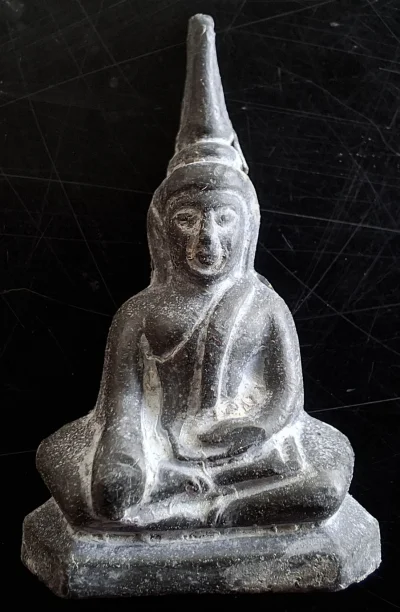 50บาท...พระท่ากระดาน ไม่ทราบที่ค่ะ มีรอยจารด้านหลัง