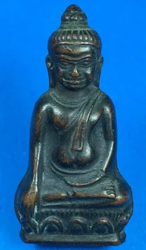เริ่มแดงแรก 200-.พระหูยาน รุ่นปืนแตก วัดราชบพิธ ปี2513 หลัง ภปร. เนื้อทองแดงรมดำ จ.กรุงเทพ