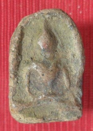 พระซุ้มกอ (แผงตัด) พิมพ์ตัดเดี่ยว เนื้อดิน กรุลานทุ่งเศรษฐี จ.กำแพงเพชร มีบัตรรับประกันพระแท้