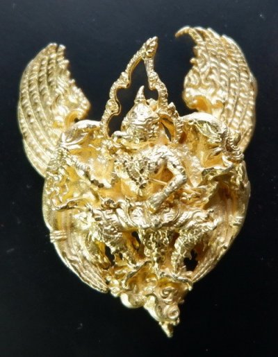 พญาครุฑสุวรรณกายหลวงพ่อสุชาติ อภิชาโต วัดศิลาดอกไม้ จ.เพชรบูรณ์ เนื้อทองทิพย์ ปี ๒๕๖๓ พร้อมกล่องเดิมจากวัด สวยครับ