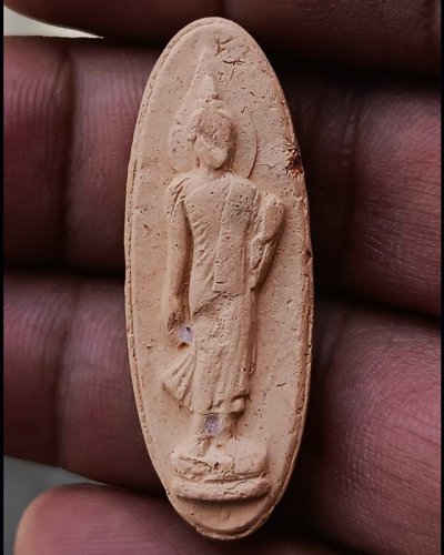 1.พระ 25 พุทธศตวรรษ เนื้อดิน พร้อมกล่องกำมะหยึ่สวยงาม