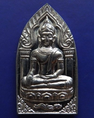 8.พระยอดขุนพลปั๊มพิมพ์สุพรรณ หลวงพ่อฑูรย์ วัดโพธินิมิตร เนื้อชินพิมพ์ใหญ่ พ.ศ. 2527 สูง 5.7 ซ.ม. สร้างจากเนื้อชินกรุเก่าที่ชำรุดแตกหัก