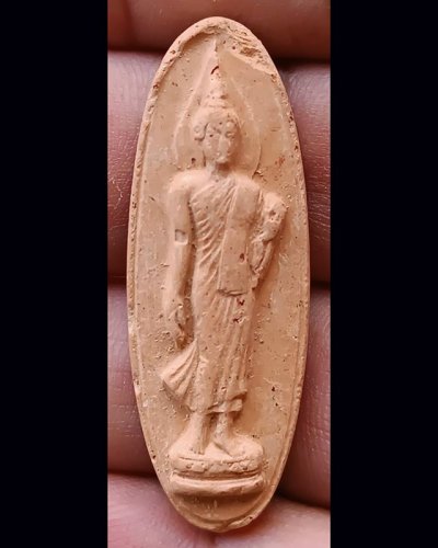 4.พระ 25 พุทธศตวรรษ เนื้อดิน พิมพ์สายสิญจน์ พร้อมกล่องกำมะหยึ่สวยงาม